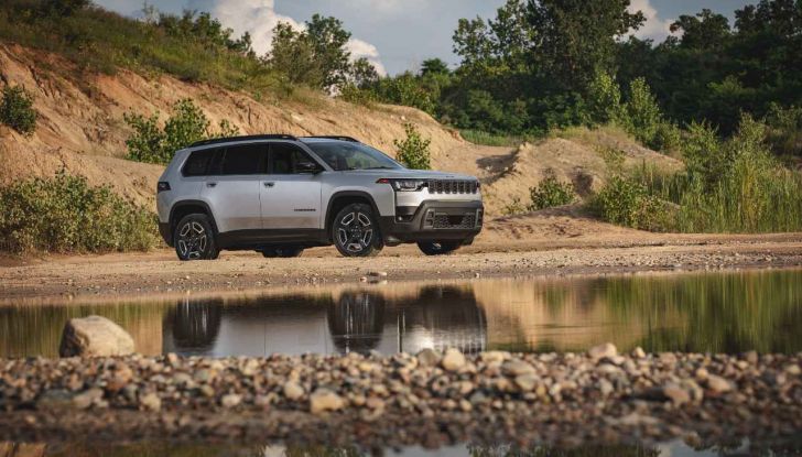 Jeep Cherokee 2026: nuova generazione ibrida, esclusiva per il mercato USA - Foto 20 di 30