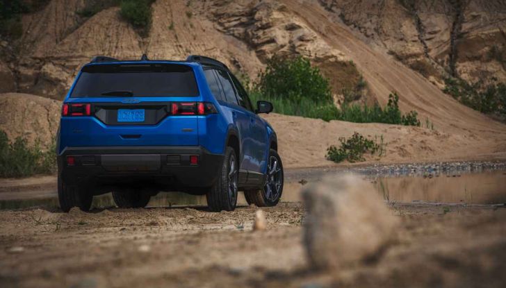 Jeep Cherokee 2026: nuova generazione ibrida, esclusiva per il mercato USA - Foto 3 di 30