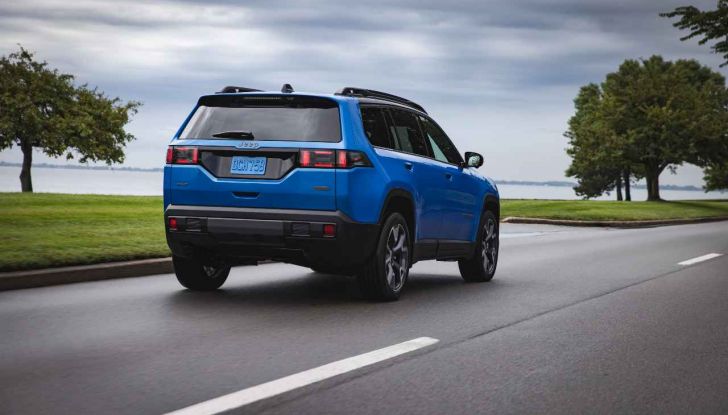 Jeep Cherokee 2026: nuova generazione ibrida, esclusiva per il mercato USA - Foto 6 di 30