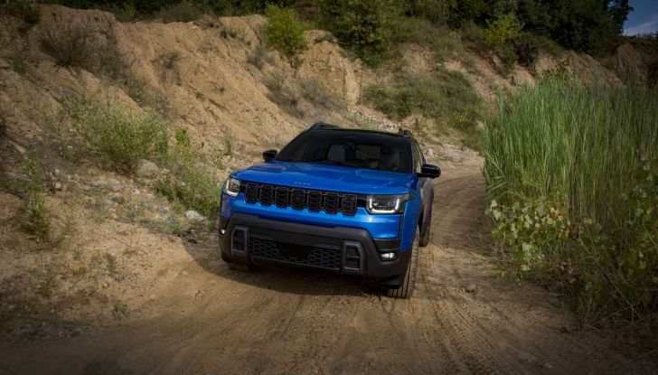 Jeep Cherokee 2026: nuova generazione ibrida, esclusiva per il mercato USA - Foto 8 di 30