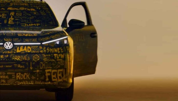 Volkswagen T-Roc 2025: nuova generazione, teaser interni e debutto a Monaco - Foto 9 di 9