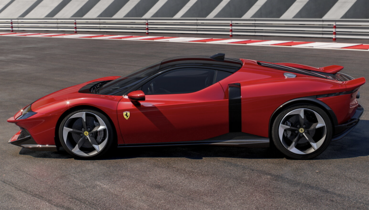 Ferrari 849 Testarossa: 1.050 cavalli e tecnologia da fantascienza - Foto 12 di 14