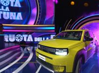 Fiat Grande Panda è il superpremio della “Ruota della fortuna” con Gerry Scotti