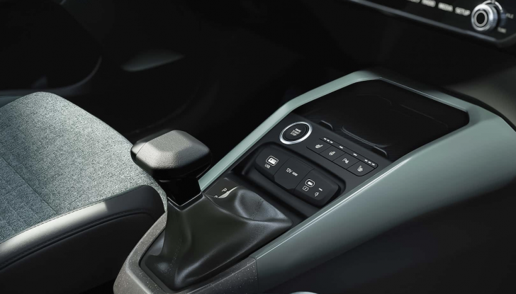 Kia Stonic 2026: restyling completo e debutto del mild hybrid più potente - Foto 11 di 12