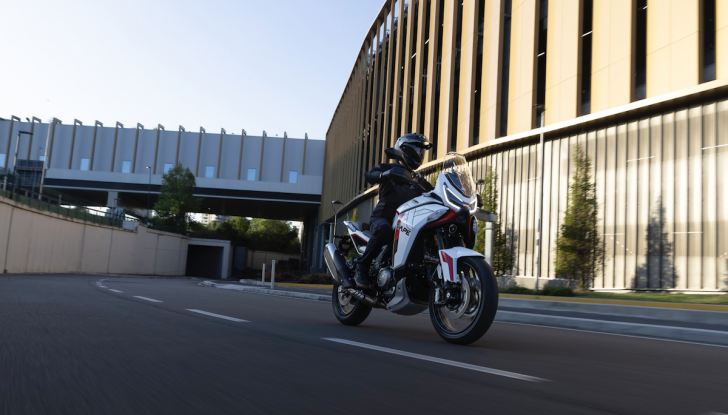 Moto Morini X-Cape 1200, la maxi-adventure che unisce potenza e tecnologia - Foto 16 di 16