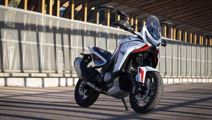 Moto Morini X-Cape 1200, la maxi-adventure che unisce potenza e tecnologia - Foto 8 di 16