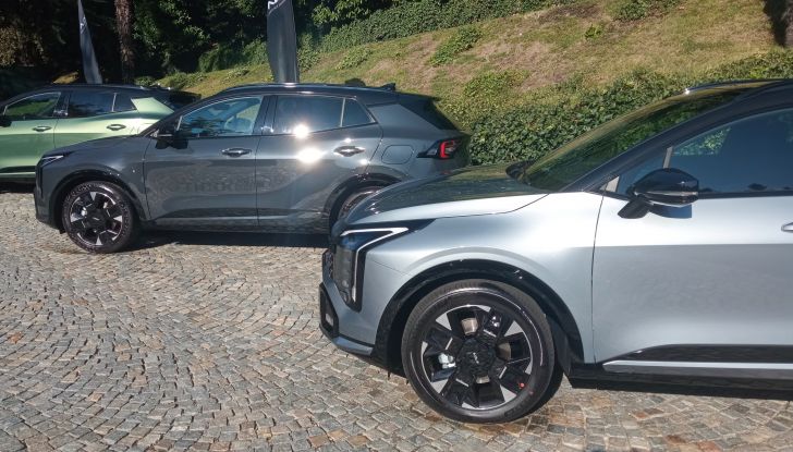 Nuovo Kia Sportage 2025 test drive, motori e prezzi - Foto 15 di 17