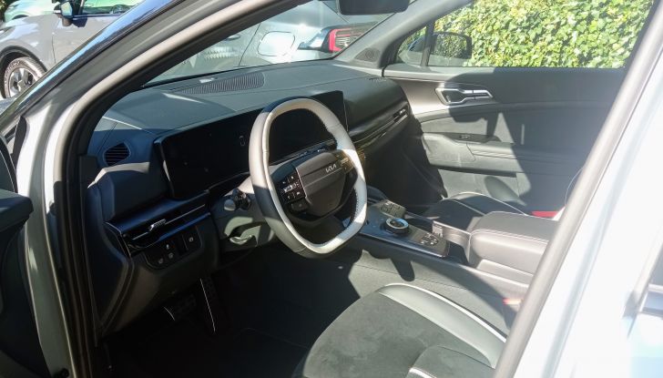 Nuovo Kia Sportage 2025 test drive, motori e prezzi - Foto 5 di 17