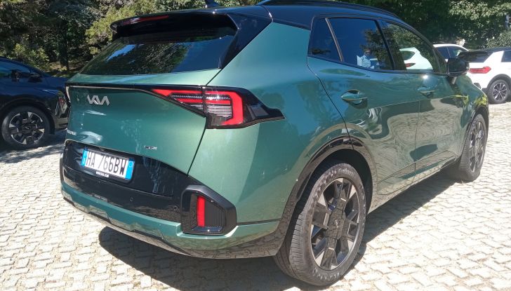 Nuovo Kia Sportage 2025 test drive, motori e prezzi - Foto 8 di 17
