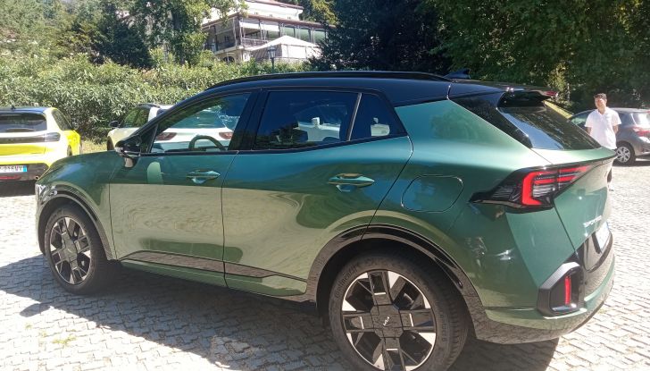 Nuovo Kia Sportage 2025 test drive, motori e prezzi - Foto 9 di 17