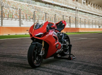 Letargo invernale moto: pressione gomme e cavalletto, cosa fare