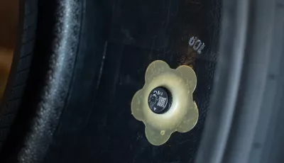 Cyber Tyre di Pirelli per Aston Martin: la gomma diventa intelligente