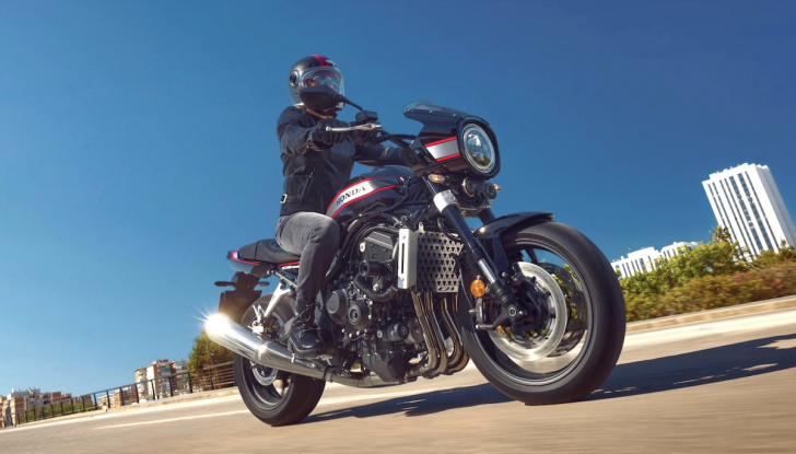 Honda CB1000F 2026, debutta la naked rétro con motore Fireblade - Foto 2 di 8