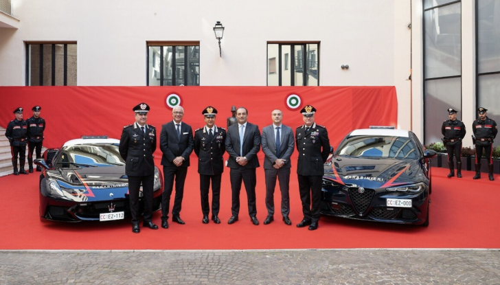 Maserati McPura e Giulia Quadrifoglio: le nuove supercar dei Carabinieri - Foto 1 di 10