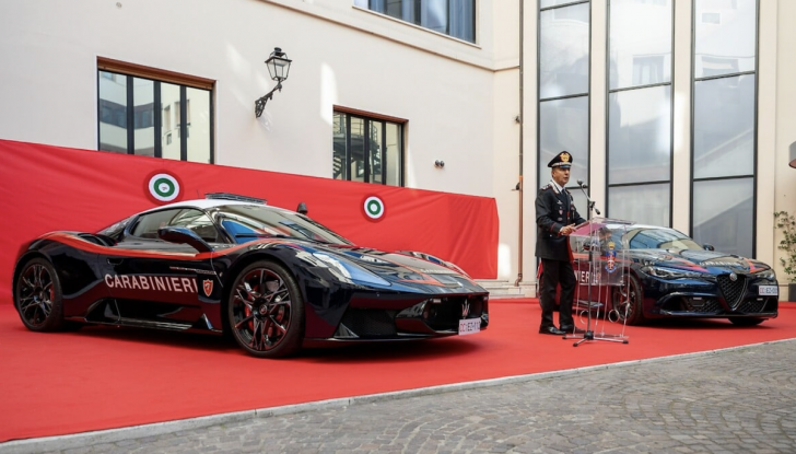 Maserati McPura e Giulia Quadrifoglio: le nuove supercar dei Carabinieri - Foto 5 di 10