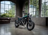 Nuova livrea Emerald Green per Nightshift, l’icona post-heritage della famiglia Scrambler