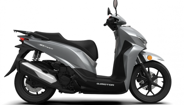 QJ Motor SQ 350, lo scooter a ruote alte per la mobilità urbana - Foto 2 di 2