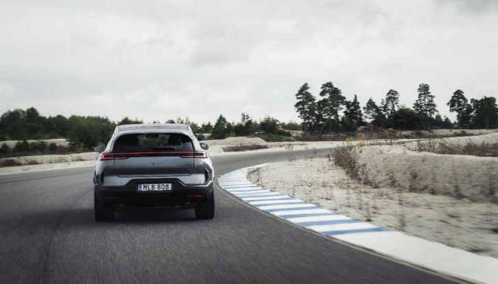 Polestar 3 Model Year 2026: nuova architettura a 800 Volt e ricarica più veloce - Foto 17 di 21