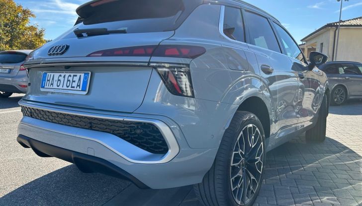 Nuova Audi Q3 e-hybrid prova su strada, motorizzazioni e consumi - Foto 5 di 14