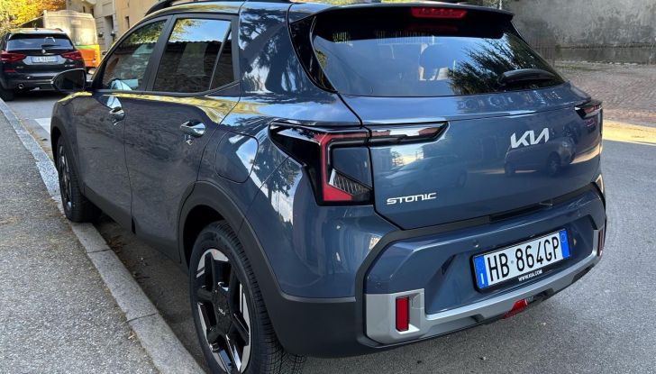 Kia Stonic 2026 prova su strada, motori e prezzi - Foto 4 di 13