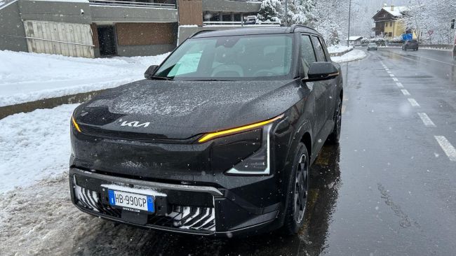 Kia EV5 2026 prova su strada, prestazioni e prezzi