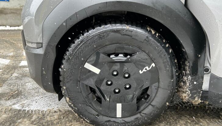 Kia PV5, prova su strada del nuovo van elettrico - Foto 3 di 14