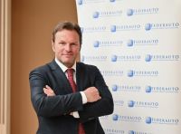 Mercato auto gennaio 2026 in crescita (+6,2%), ma attenzione ai falsi segnali