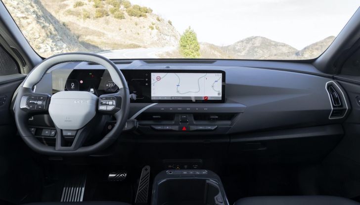 Kia EV5 2026 prova su strada, prestazioni e prezzi - Foto 12 di 12
