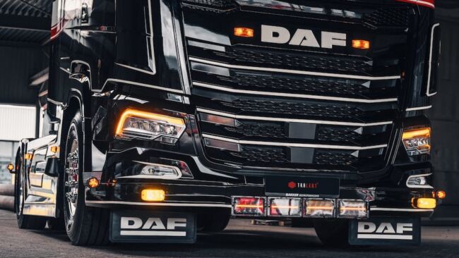 Illuminazione 24V per trailers e semirimorchi O3/O4: come la normativa europea rafforza la sicurezza dei mezzi pesanti