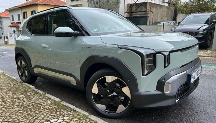 Kia EV2 prova su strada, dati tecnici e prezzi - Foto 1 di 10