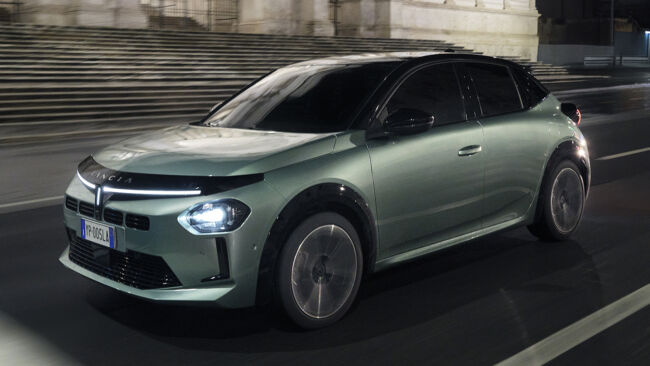 Lancia Ypsilon Turbo 100 2026: motore a benzina da 101 CV, cambio manuale e prezzo accessibile