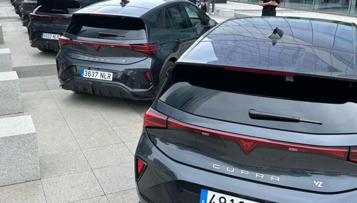 Nuova Cupra Born prova su strada, prestazioni e prezzi - Foto 10 di 12