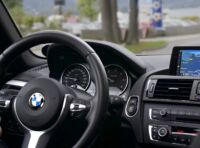 Come pulire correttamente il volante dell’auto: la guida passo-passo per ogni materiale