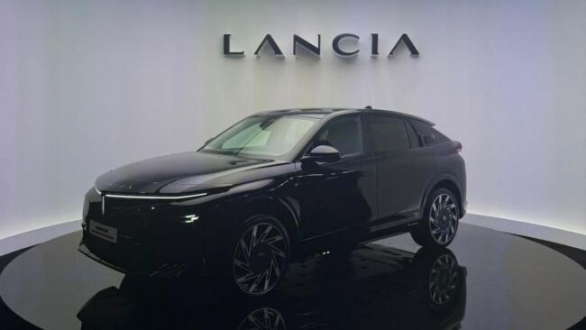 Lancia Gamma 2026: motori, interni, dimensioni e caratteristiche della nuova ammiraglia