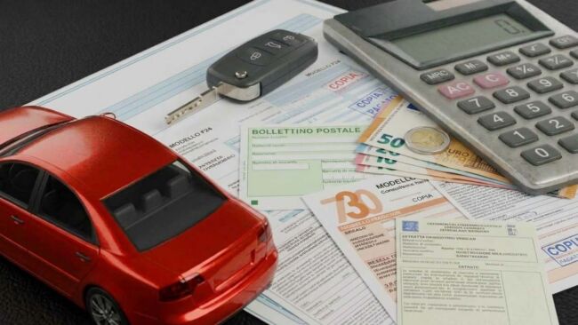 Bollo auto 2027: esenzione automatica o serve fare domanda?