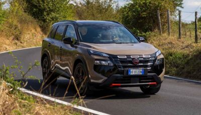Nissan X-Trail 2026: nuovo allestimento N-TREK per i 25 anni del SUV ibrido